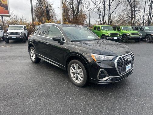 2022 Audi Q3 45 S line Premium