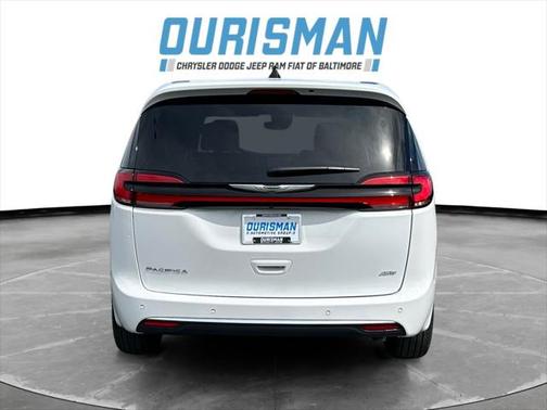 2025 Chrysler Pacifica L