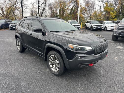 2023 Jeep Cherokee Trailhawk