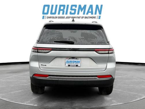 Silver Zynith 2026 Jeep Grand Cherokee Altitude