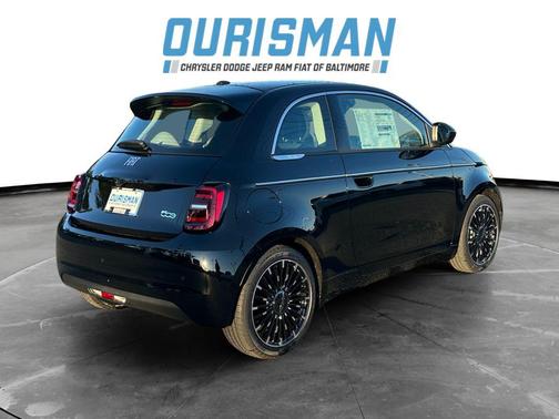 2025 FIAT 500e Giorgio Armani FWD