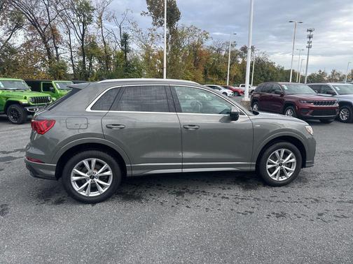 2024 Audi Q3 Premium 45 TFSI S line quattro Tiptronic