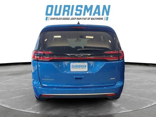 Hydro Blue Pearlcoat 2027 Chrysler Pacifica L