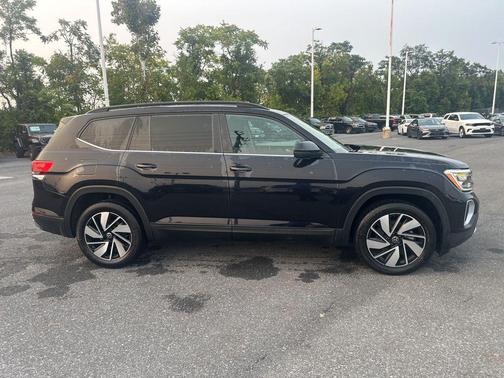 2024 Volkswagen Atlas 2.0T SE w/Technology 4MOTION