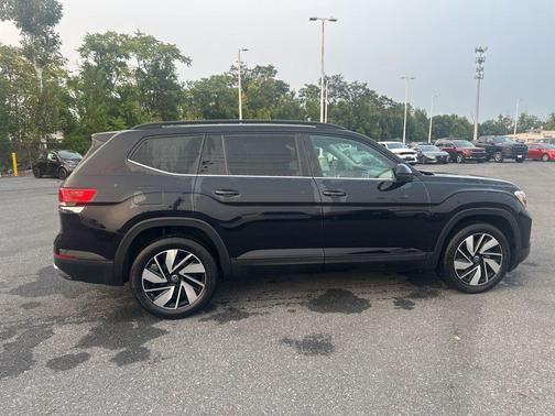 2024 Volkswagen Atlas 2.0T SE w/Technology 4MOTION