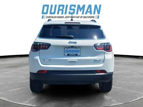 Bright White Clearcoat 2022 Jeep Compass Latitude