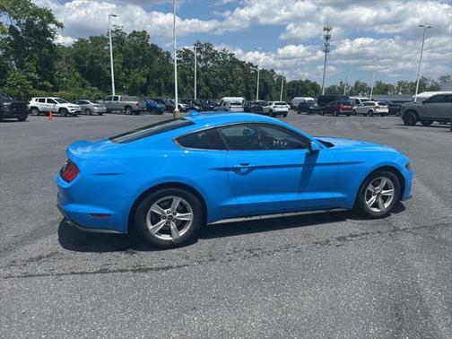 2022 Ford Mustang EcoBoost