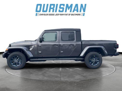 Granite Crystal Metallic Clearcoat 2026 Jeep Gladiator 85th Anniversary Edition