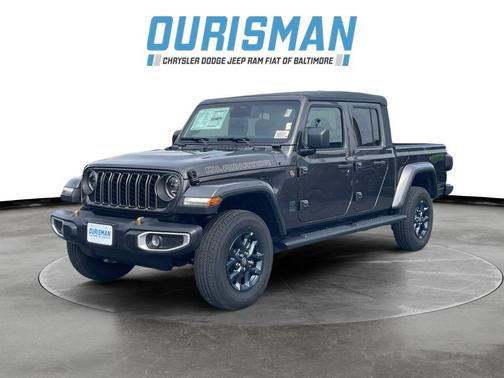 Granite Crystal Metallic Clearcoat 2026 Jeep Gladiator 85th Anniversary Edition