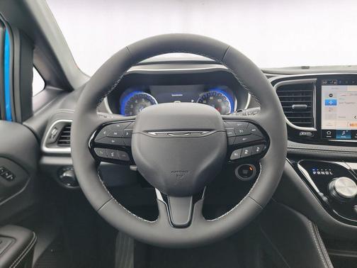 Hydro Blue Pearlcoat 2027 Chrysler Pacifica Limited