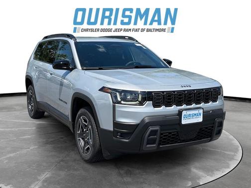 Silver Zynith Clearcoat 2026 Jeep Cherokee Laredo