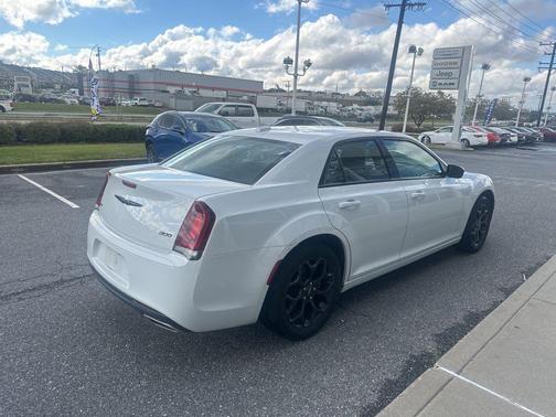 2022 Chrysler 300 Touring