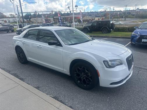 2022 Chrysler 300 Touring
