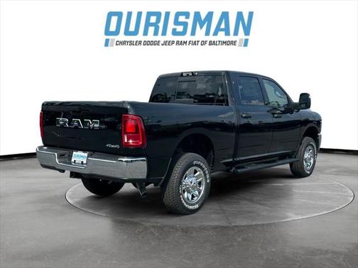2025 RAM 2500 Tradesman Crew Cab 4x4 6'4' Box
