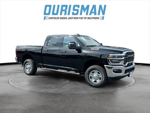 2025 RAM 2500 Tradesman Crew Cab 4x4 6'4' Box