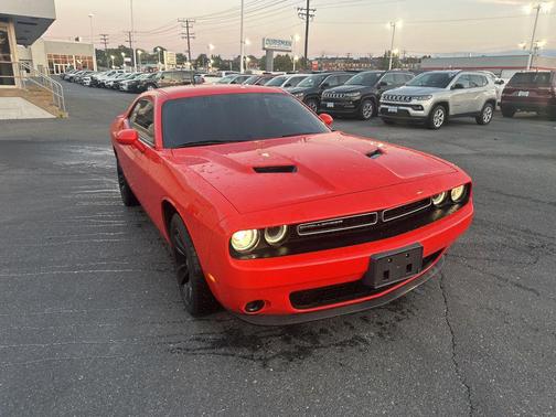 2019 Dodge Challenger SXT