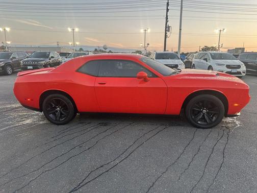 2019 Dodge Challenger SXT
