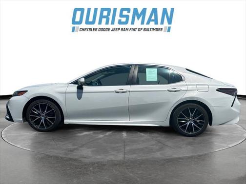 2022 Toyota Camry SE