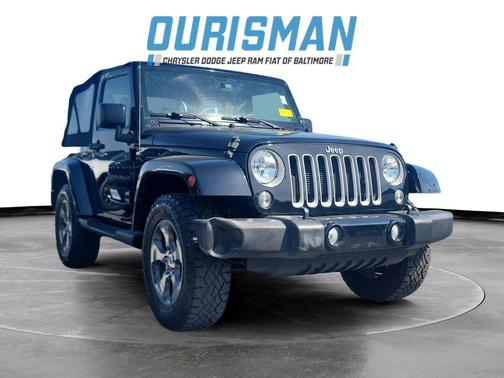 Black Clearcoat 2016 Jeep Wrangler Sahara