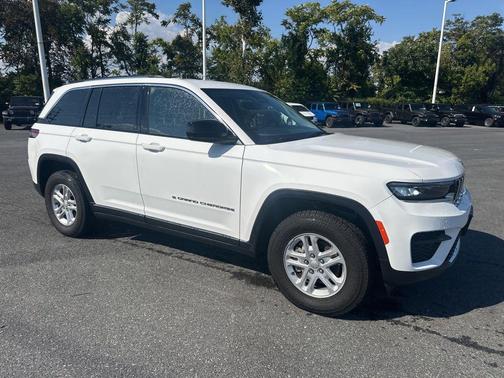 2023 Jeep Grand Cherokee Laredo