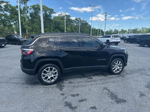 2022 Jeep Compass Latitude Lux