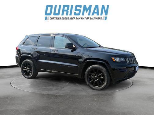 Diamond Black Crystal Pearlcoat 2019 Jeep Grand Cherokee Altitude