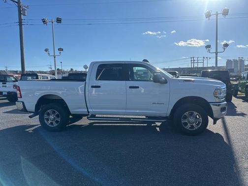 2024 RAM 2500 Big Horn Crew Cab 4x4 6'4' Box