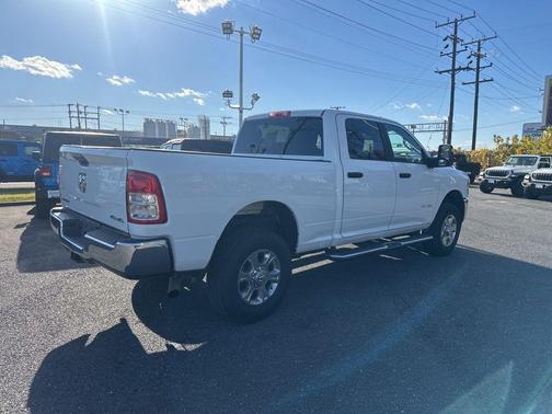 2024 RAM 2500 Big Horn Crew Cab 4x4 6'4' Box