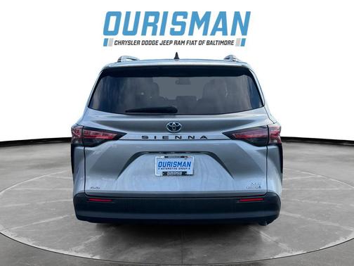2022 Toyota Sienna XLE