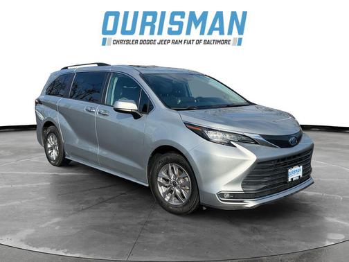 2022 Toyota Sienna XLE