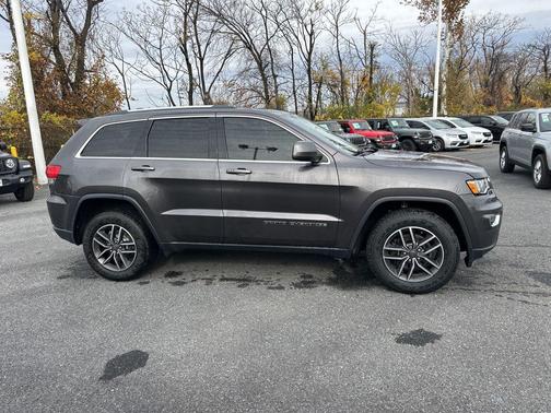 2019 Jeep Grand Cherokee Laredo