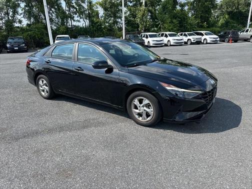 2023 Hyundai ELANTRA SE