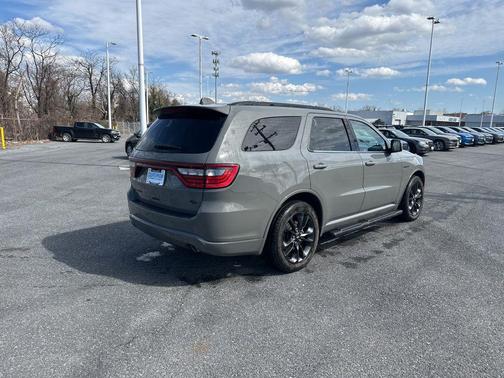 2022 Dodge Durango Orange Sport RWD