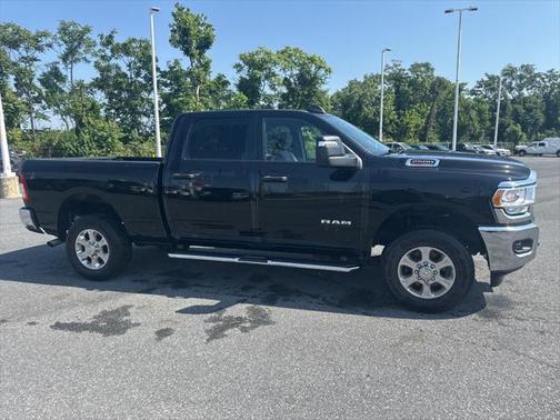2023 RAM 2500 Big Horn Crew Cab 4x4 6'4' Box