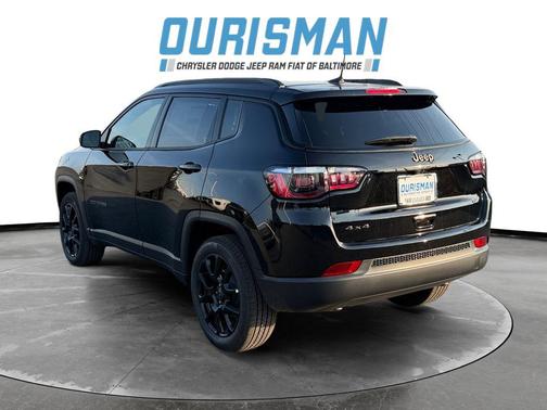 Diamond Black Crystal Pearlcoat 2026 Jeep Compass Latitude