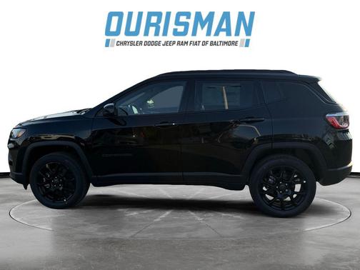 Diamond Black Crystal Pearlcoat 2026 Jeep Compass Latitude