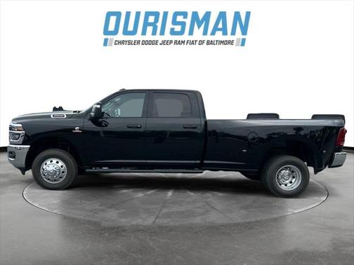 2025 RAM 3500 Tradesman Crew Cab 4x4 8' Box