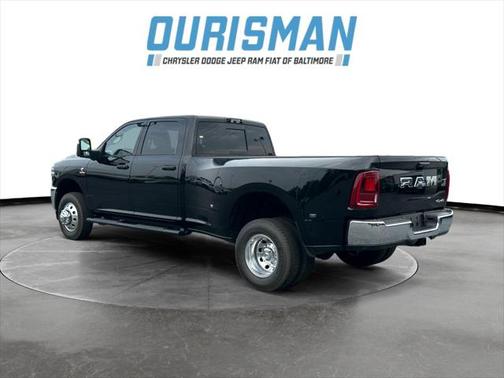 2025 RAM 3500 Tradesman Crew Cab 4x4 8' Box