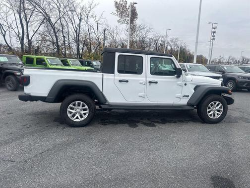 2023 Jeep Gladiator Sport S