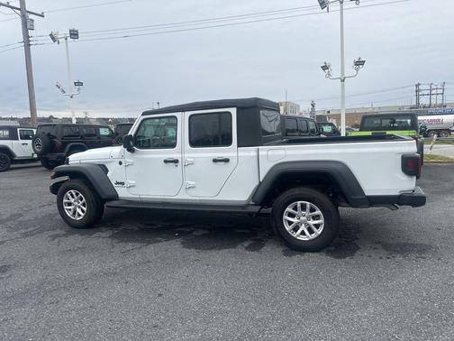 2023 Jeep Gladiator Sport S