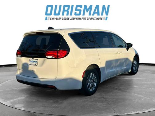 2026 Chrysler Voyager LX