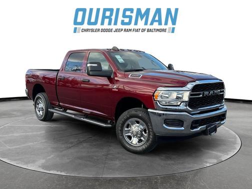 2023 RAM 3500 Tradesman Crew Cab 4x4 6'4' Box
