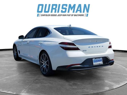 Uyuni White 2023 Genesis G70 2.0T RWD
