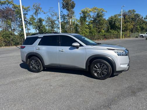 2024 Nissan Pathfinder SV 4WD
