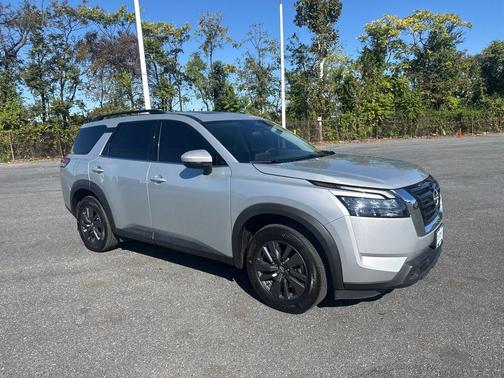 2024 Nissan Pathfinder SV 4WD