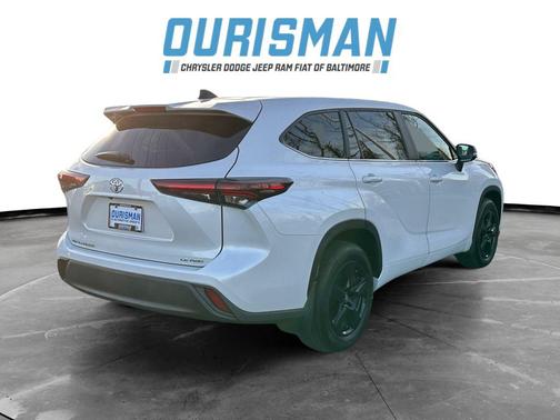 2024 Toyota Highlander LE