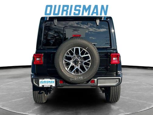 2025 Jeep Wrangler 4-Door Sahara 4x4
