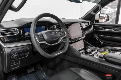 2022 Jeep Wagoneer Series II 4x2