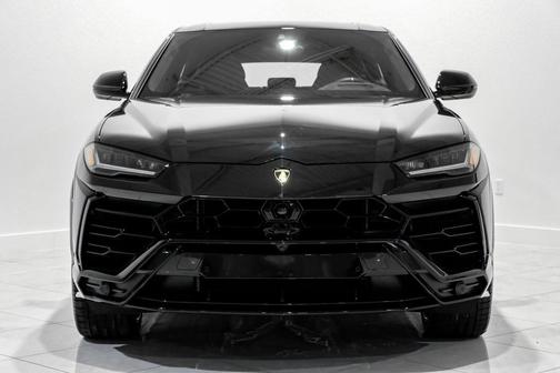 2022 Lamborghini Urus Graphite Capsule