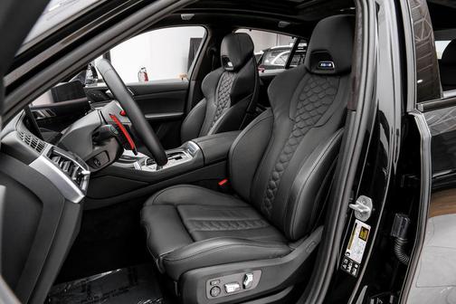 2025 BMW X6 M Base